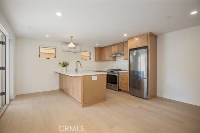 Photo - 281 Grandview St