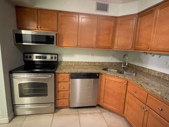 Building Photo - 2630 Coconut Bay Ln Unit Sarasota Palms