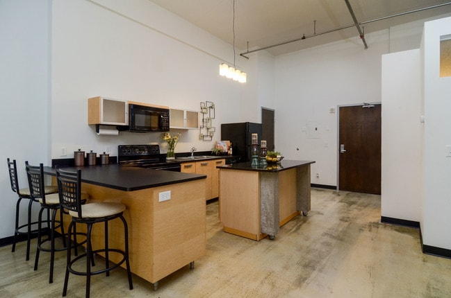 Photo - 350 St Peter St Unit 419