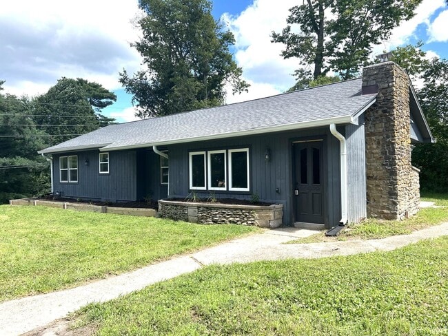 Building Photo - 1700 E Moffett Ln Rental