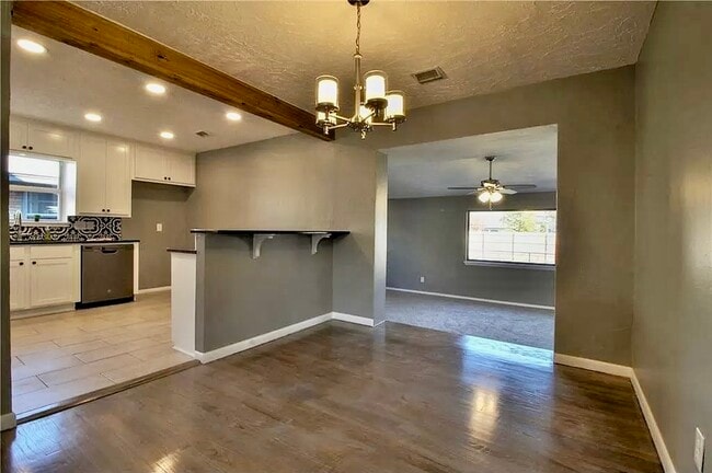 Photo - 10616 Greystone Ave