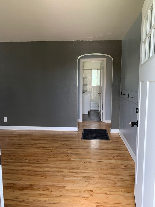 Photo - **Free October Rent** Cute 2 Bedroom Home ...