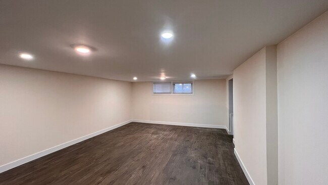 Photo - 46198 Princess AvenueB