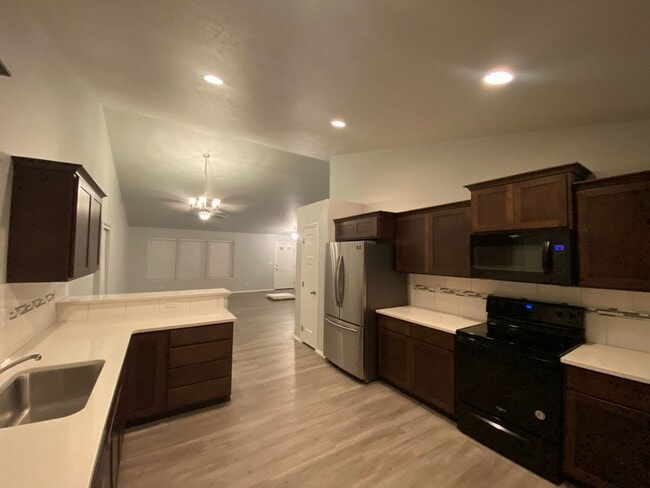 Photo - $2,300 - 3 Bed / 2 Bath Beautiful Home with Fully Fenced Yard in Airway Heights