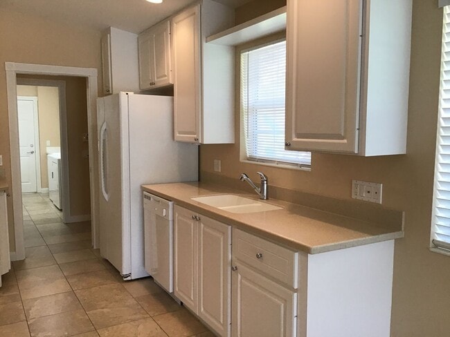Photo - 11824 Delfina Ln
