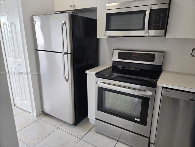 Photo - 2621 SE 12th Rd Unit 205