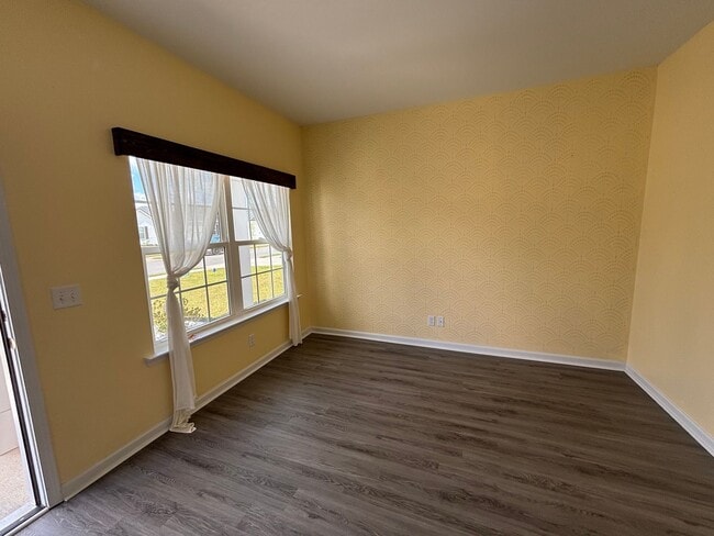 Photo - FOR RENT