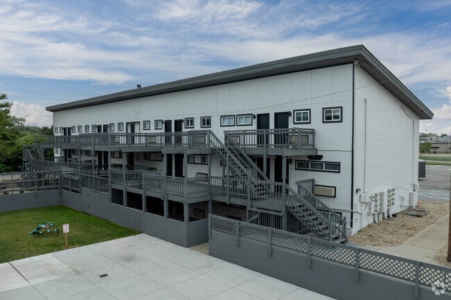 Photo - Brookhaven Apartments