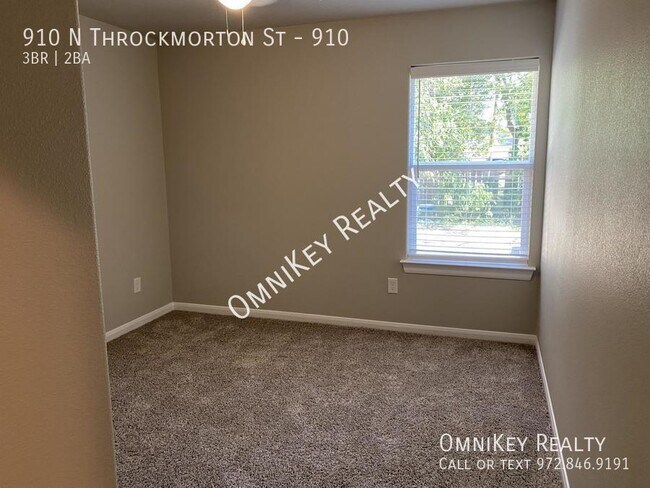 Photo - 910-914 N Throckmorton St Apartment Unit 910
