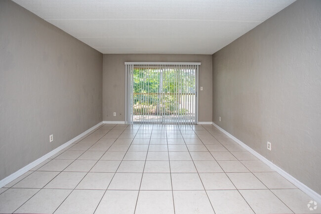 2BR,2BA-907SF