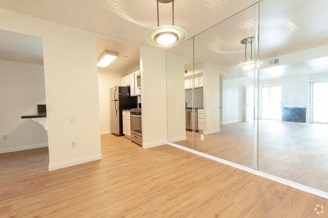 Building Photo - 10960 Ashton Ave Unit #106 Rental