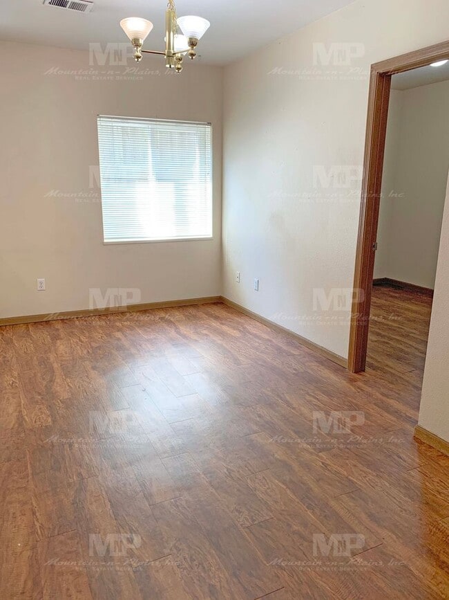 Photo - 622 S Loomis Ave