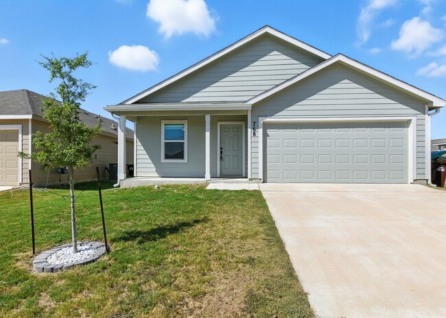 Building Photo - "Charming 3-Bed, 2-Bath Retreat in New Bra... Rental