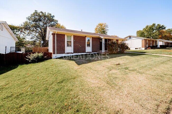 Photo - NOW OFFERING HALF MONTH FREE WITH SIGNED L...