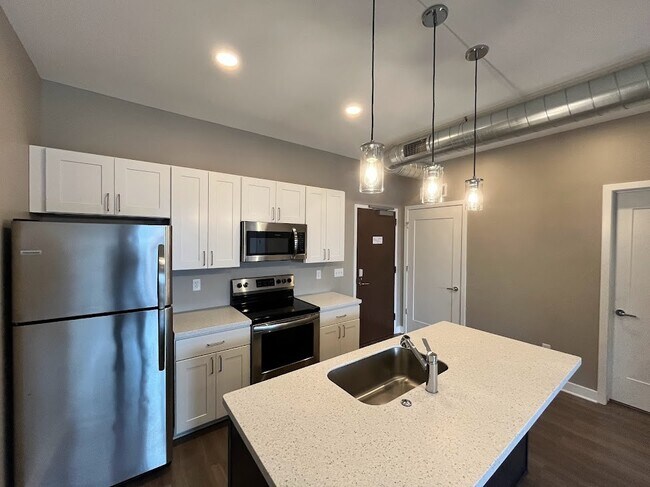 Photo - 625 S Goodman St