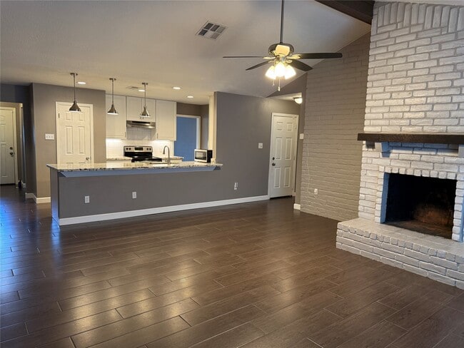 Photo - 17119 Barcelona Dr