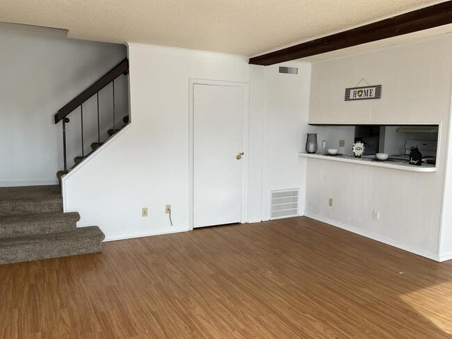 Photo - 1320 Briar Manor