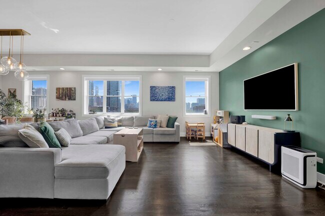 Building Photo - 340 W Evergreen Ave Unit 340 W Evergreen Ave #6E