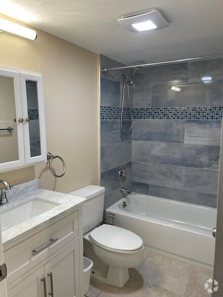 Building Photo - 1605 S US Hwy 1 Unit V6-306 Rental