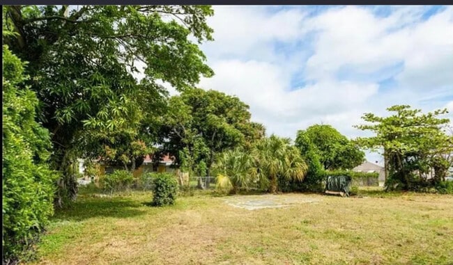 Photo - 808 W 4th St