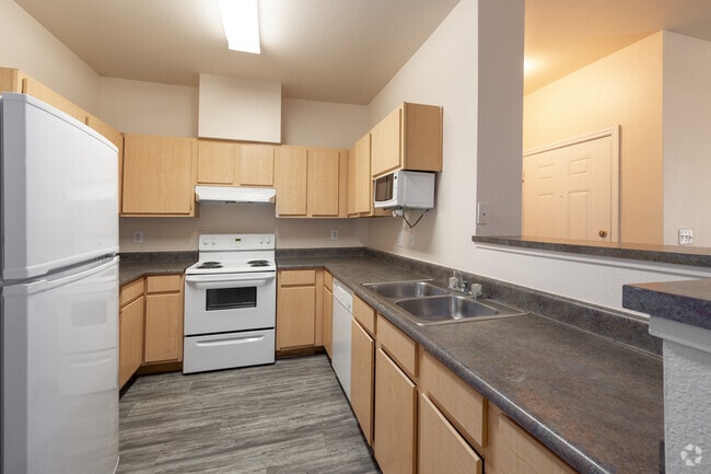 3BR, 2BA Kitchen