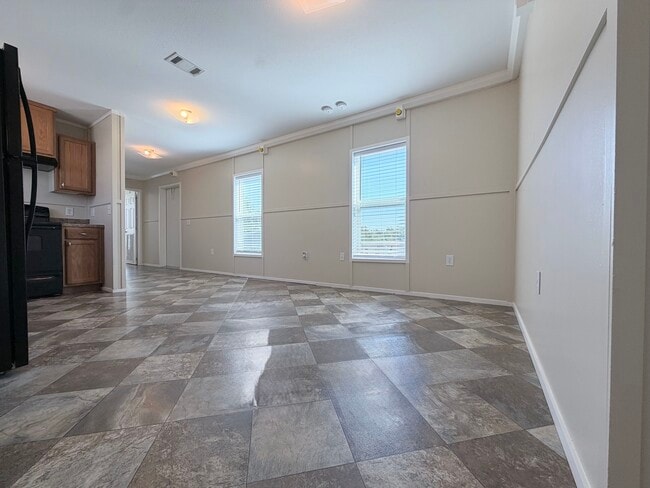 709 N Collins Fwy
