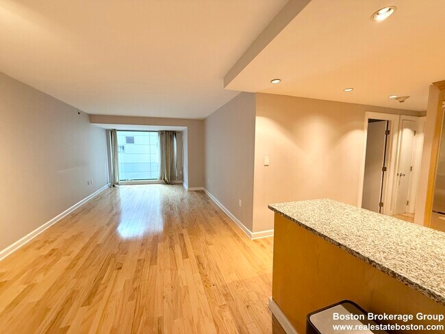 Photo - 165 Tremont St