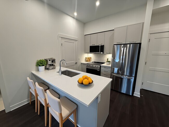 Photo - 5382-200 200 St