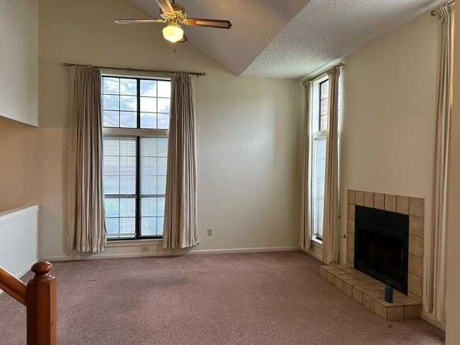 Photo - 1225 Eaton Ln