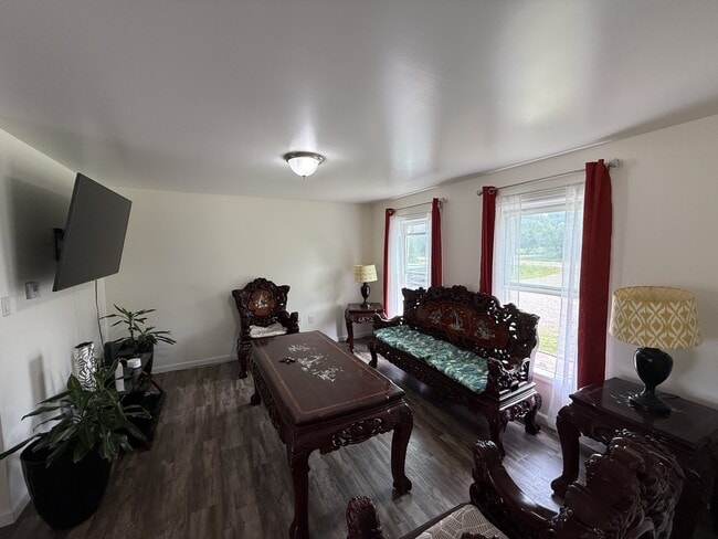 Photo - 1258 Warren Rd