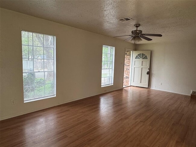 Photo - 5810 Hammermill Run