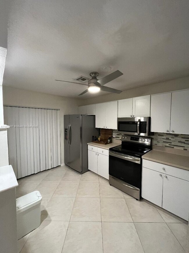 Building Photo - 775 Crystal Lake Dr Rental