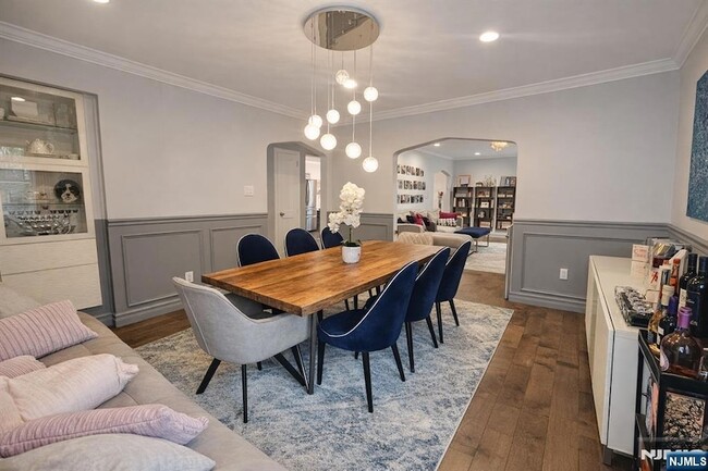 Photo - 103 E Cedar Ln