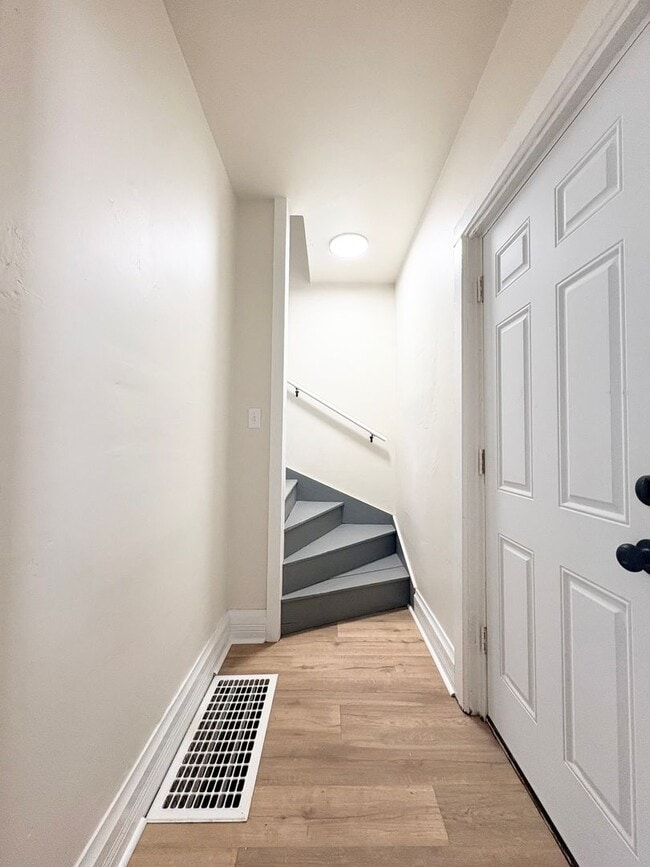 Photo - 520 12th Ave