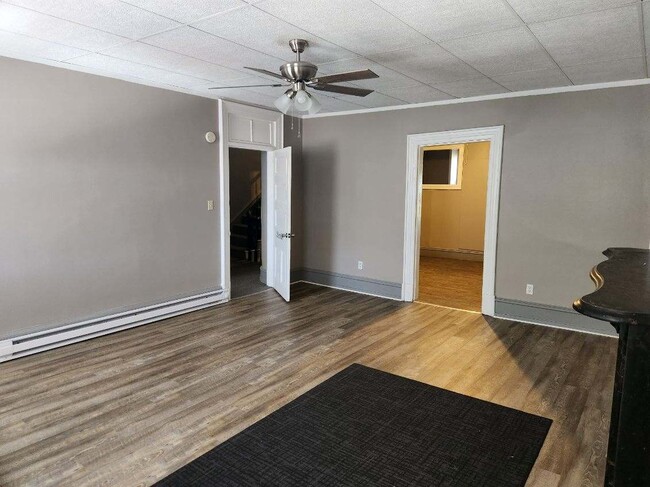 Building Photo - 509 S Centre St Unit #4 Rental