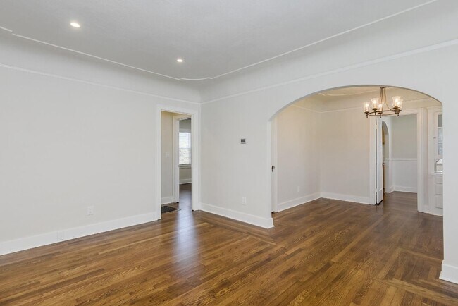 Photo - 300 E McKinley Ave