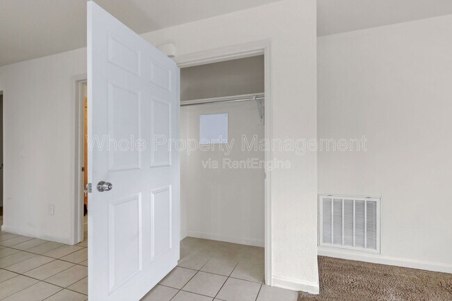 Photo - 1577 Chase St