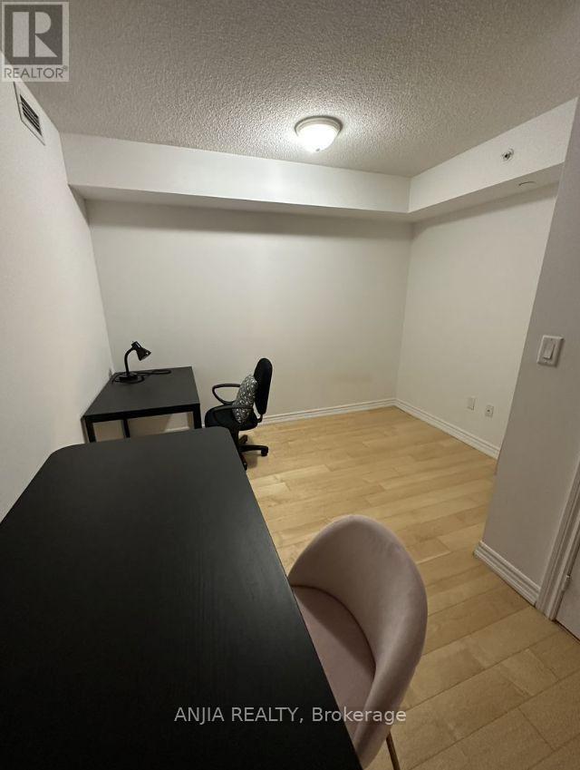 Photo - 386 Yonge St Unit 817