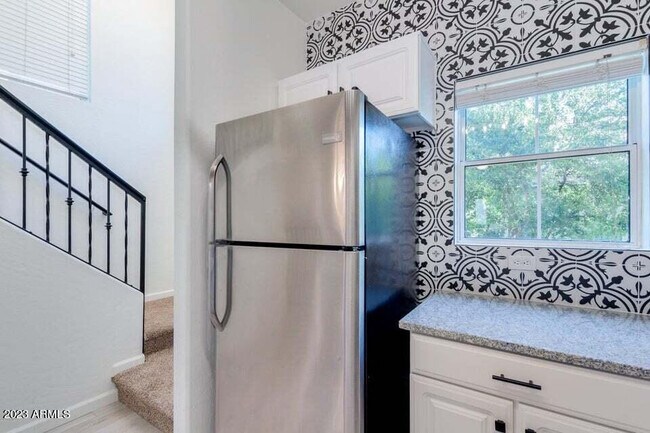 Photo - 160 W Commerce Ct