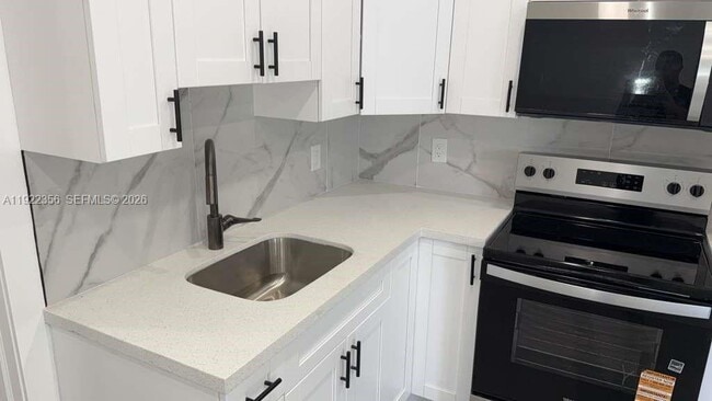 Photo - 935 Jefferson Ave Unit 6