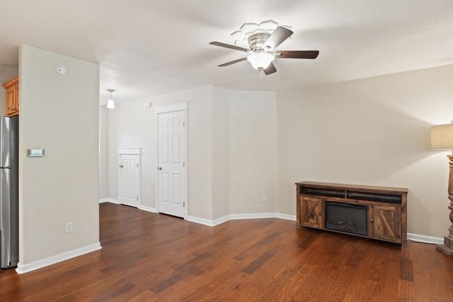 Photo - 408 Sunny Slope Dr