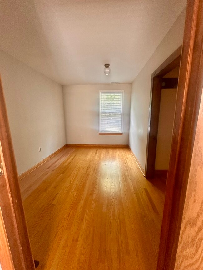 Photo - 731 W 16th St Unit 2