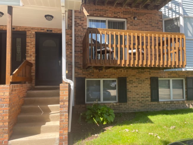 212 Pinewood Dr