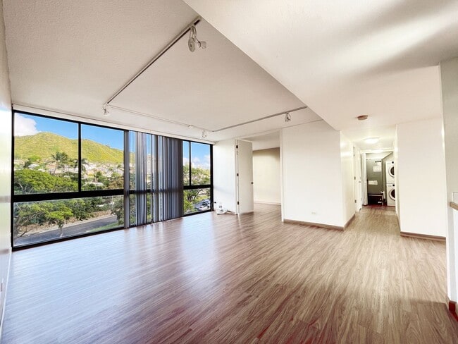 Building Photo - Downtown Living at Royal Queen Emma! 2 PAR... Unit 604 Rental