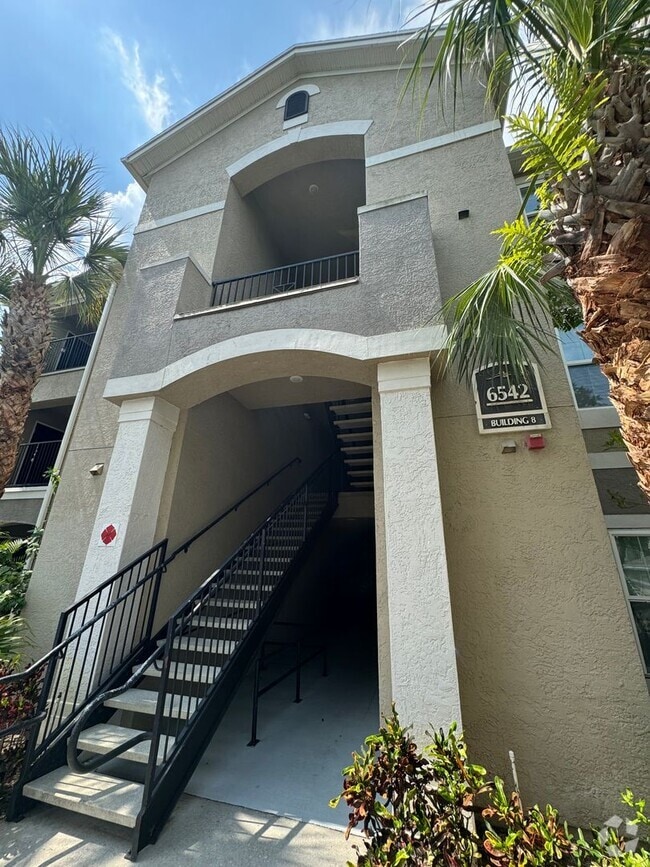 Building Photo - Charming 1-Bedroom Condo – 3rd Floor | Gat...