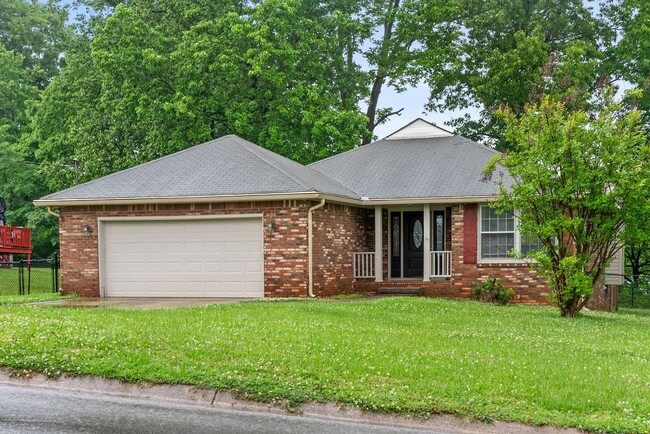 Photo - 735 Cayce Dr