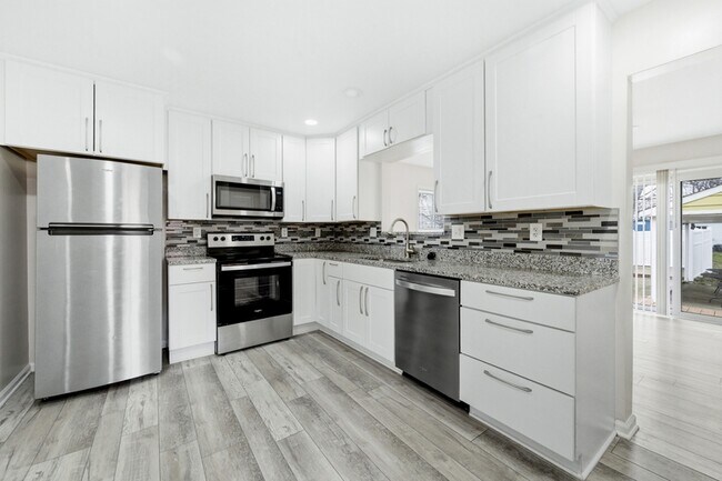 Photo - 22546 Ira Blvd