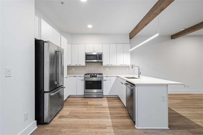 Photo - 346 Peters St SW Unit 206