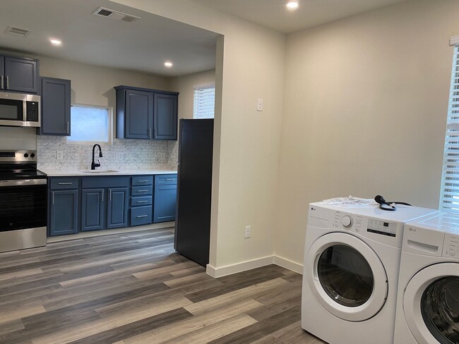 Photo - Modern Renovated 1-Bedroom Apartment – Just 10 Minutes from Downtown Unit 201