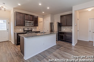 Building Photo - 2733 Barkey Spgs Rental